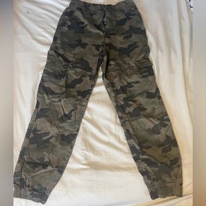 Garage Camo Cargo Pants. Size Medium/US 7.